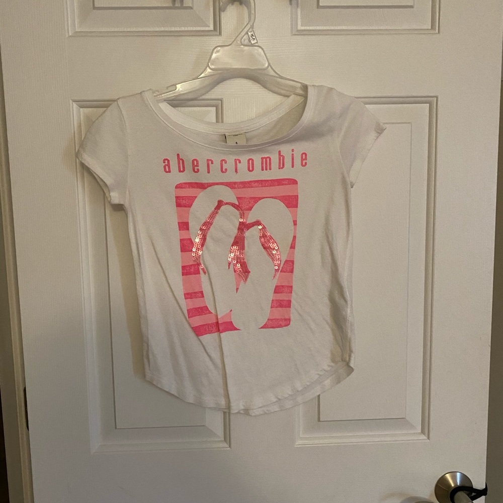 White short sleeve shirt